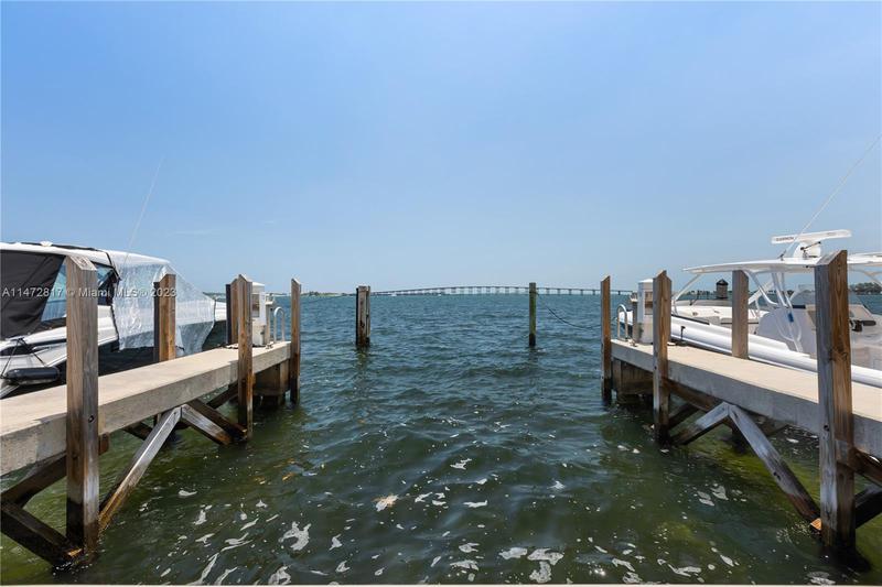Image for property 200 15th Rd 12J, Miami, FL 33129