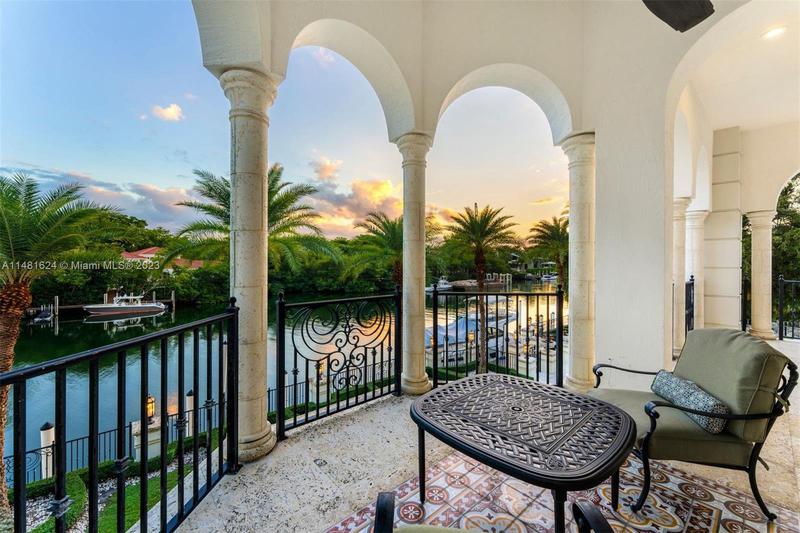 Image for property 150 Edgewater Dr, Coral Gables, FL 33133