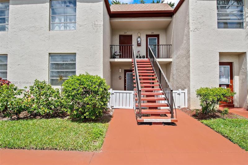 Image for property 17 Willowbrook Ln 103, Delray Beach, FL 33446