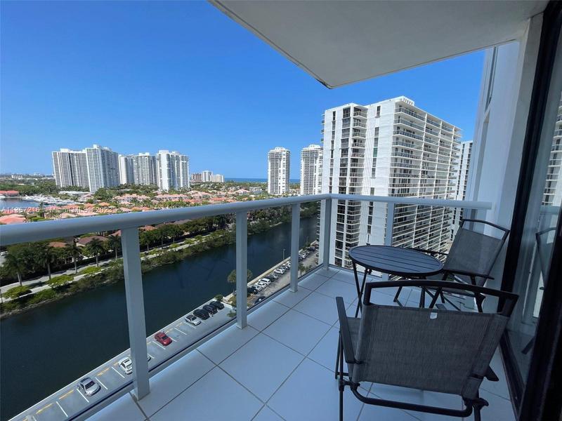 Image for property 3675 Country Club Dr 1601, Aventura, FL 33180