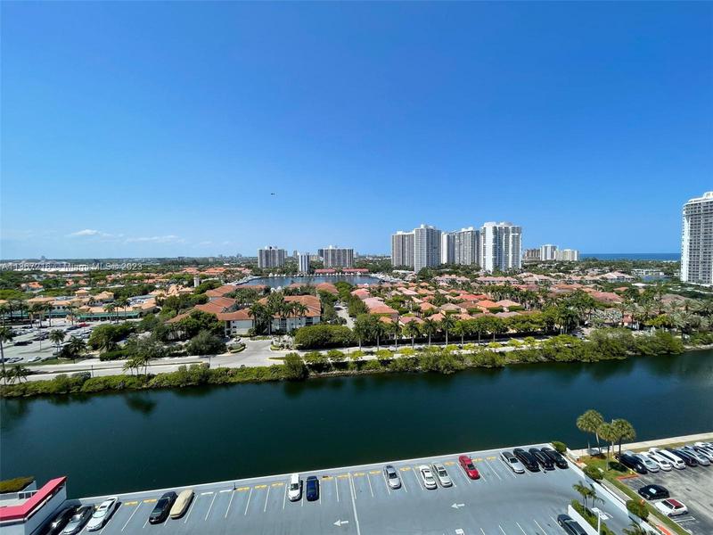 Image for property 3675 Country Club Dr 1601, Aventura, FL 33180
