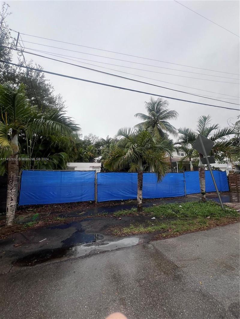 Image for property 1930 25th St, Miami, FL 33133