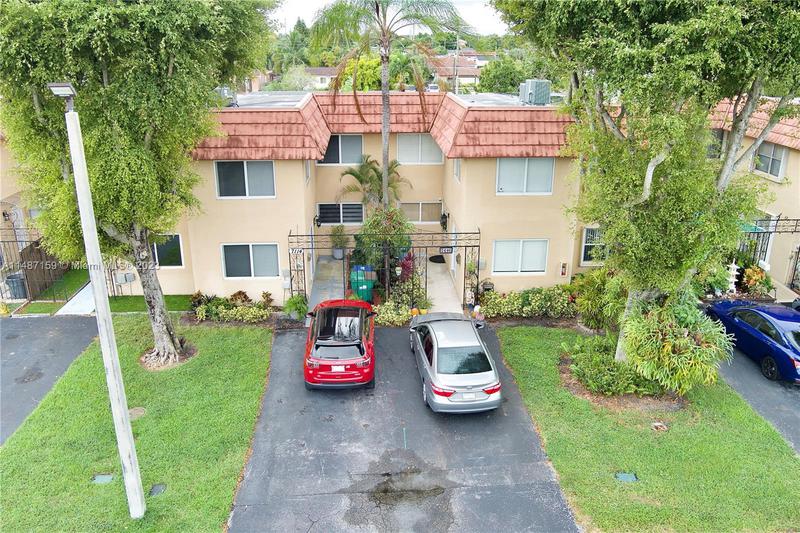 Image for property 7114 169th St 7114, Hialeah, FL 33015