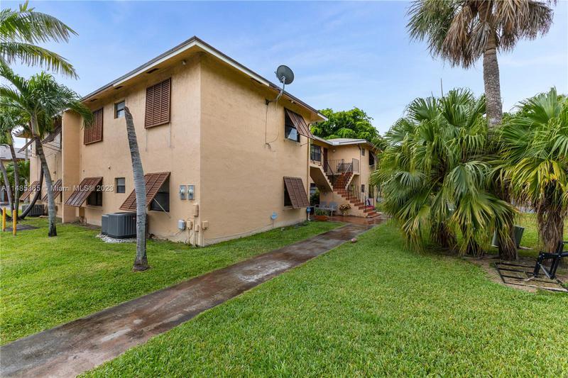 Image for property 6878 173rd Dr 906, Hialeah, FL 33015