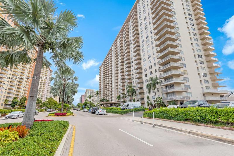 Image for property 250 174th St 917, Sunny Isles Beach, FL 33160