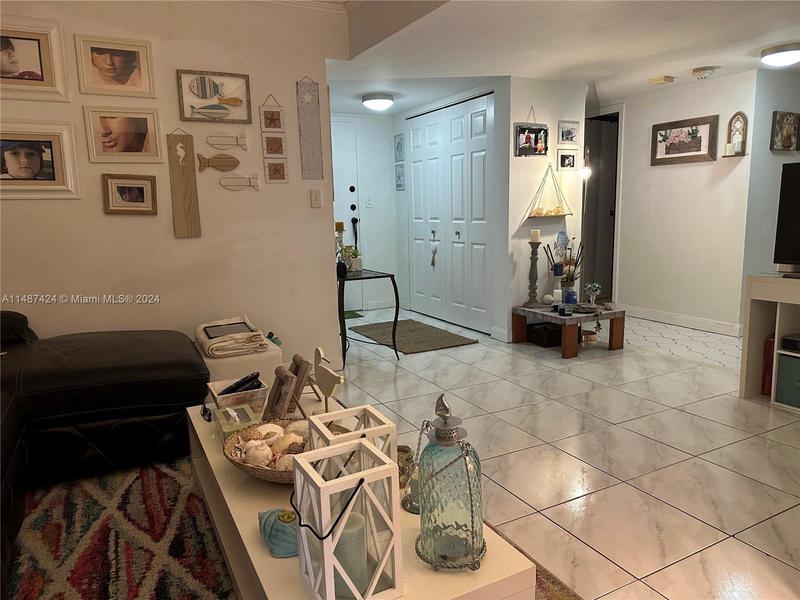 Image for property 250 174th St 917, Sunny Isles Beach, FL 33160