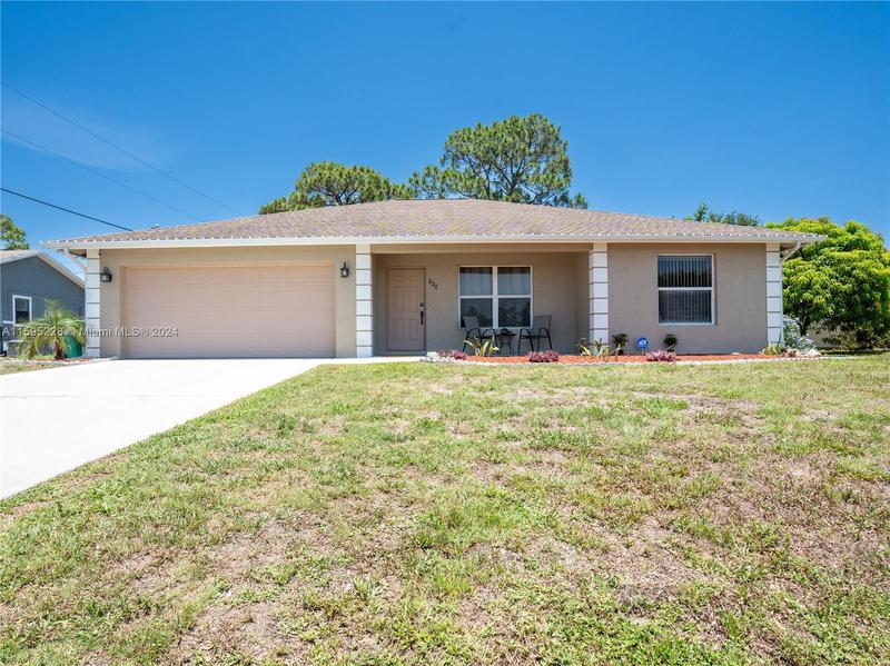 Image for property 949 Longfellow Rd, Port St. Lucie, FL 34953