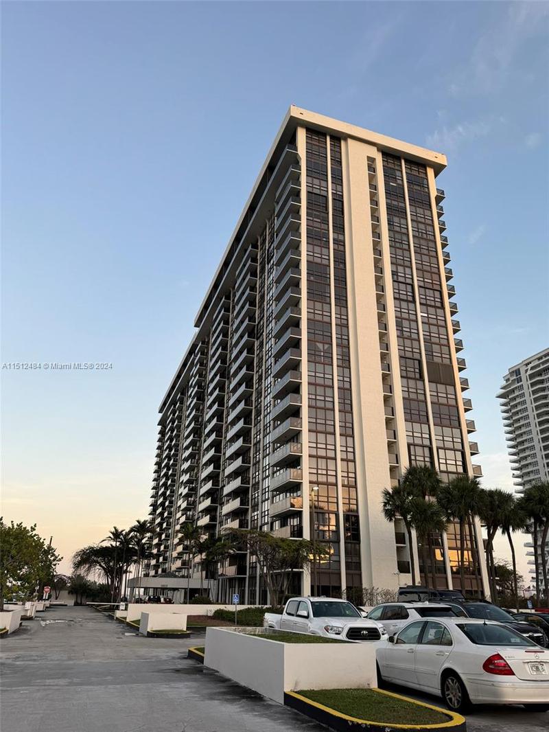 Image for property 600 36th St 506, Miami, FL 33137