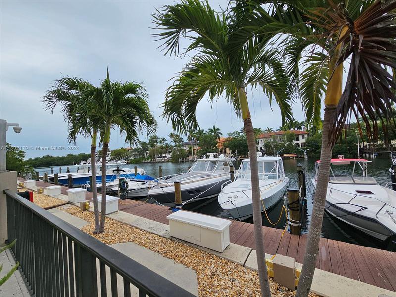 Image for property 90 Edgewater Dr 418, Coral Gables, FL 33133