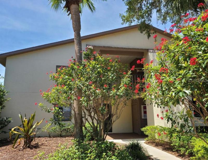 Image for property 740 WHITE PINE TREE ROAD 202, VENICE, FL 34285